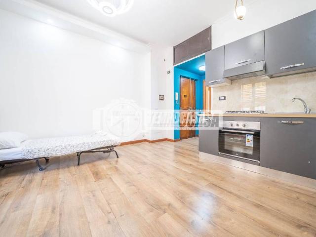 Bilocale in vendita a Roma via licinio murena 39, Quadraro