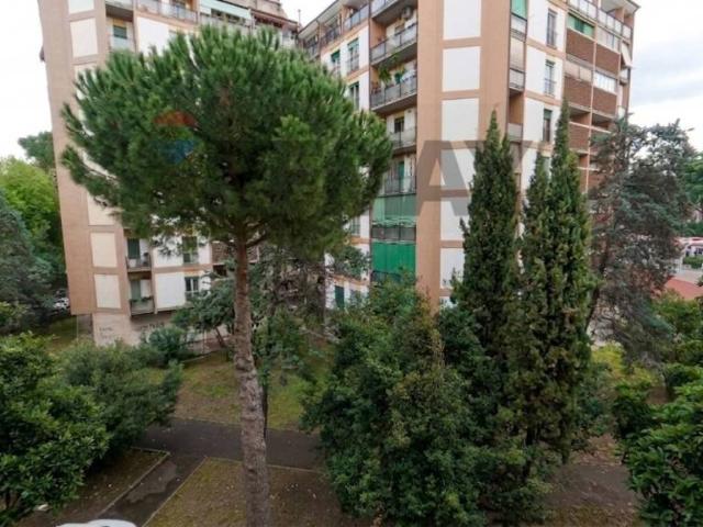 Bilocale in vendita a Roma via Monte Cervialto, 82, Nuovo Salario