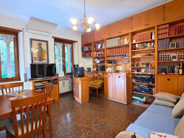 Bilocale in vendita a Roma via Sabrata, 30, Africano Villa Chigi