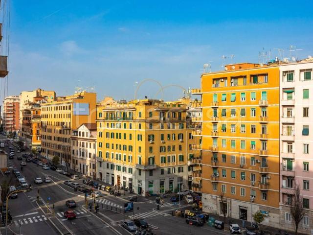 Bilocale in vendita a Roma via Sinuessa, 6, San Giovanni