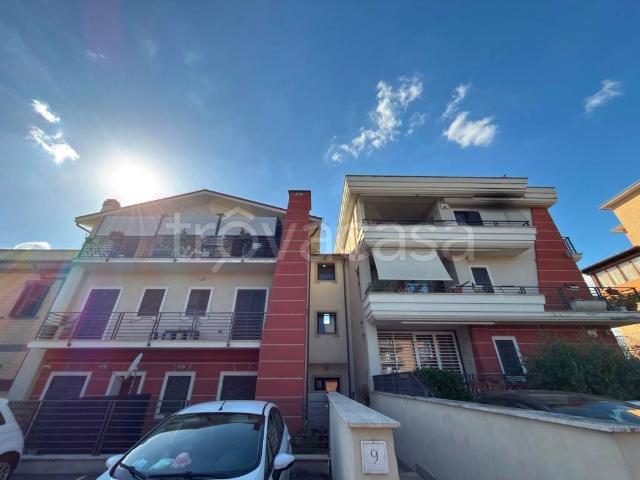 Bilocale in vendita a Roma via Prestianni, Borghesiana