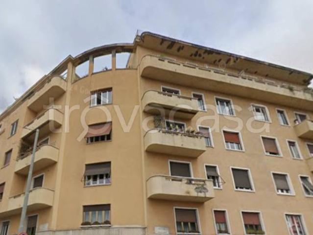 Bilocale in vendita a Roma, Piazzale degli Eroi