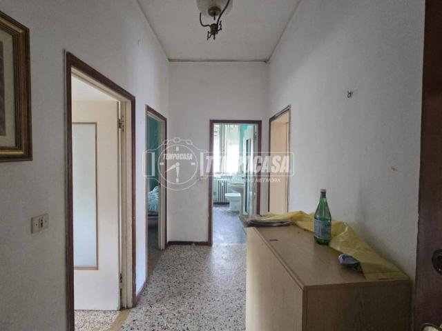 Trilocale in vendita a Reggio nell'Emilia via Quarto dei Mille, Regina Pacis