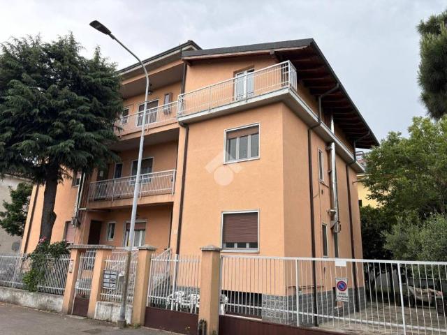 Bilocale in vendita a Rho via Ticino, 14