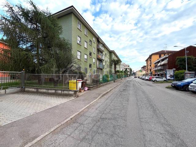 Bilocale in vendita a Rho via Luigi Cadorna, 26