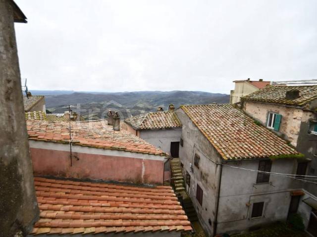 Bilocale in vendita a Tolfa via dell'Arco