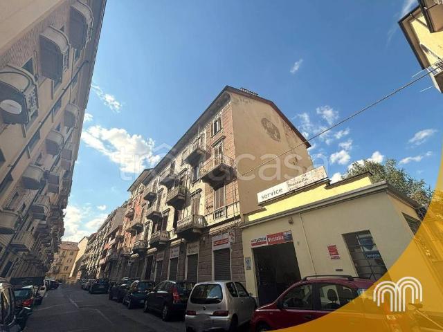 Bilocale in vendita a Torino via Barge, 4, Cenisia
