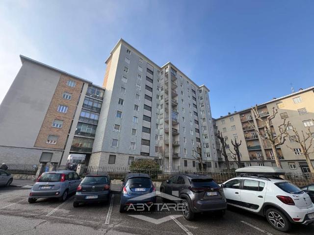 Bilocale in vendita a Torino via Giordano Bruno, 54, Lingotto
