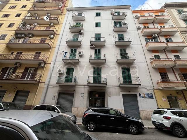 Bilocale in vendita a Taranto via Fratelli Mellone, 37, Tre Carrare