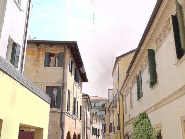 Bilocale in vendita a Treviso via Dotti, 9, Duomo