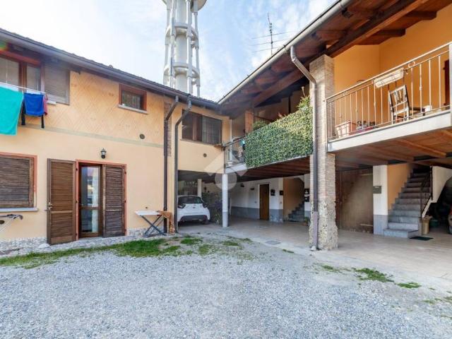 Bilocale in vendita a Trezzano Rosa via Dante Alighieri, 2