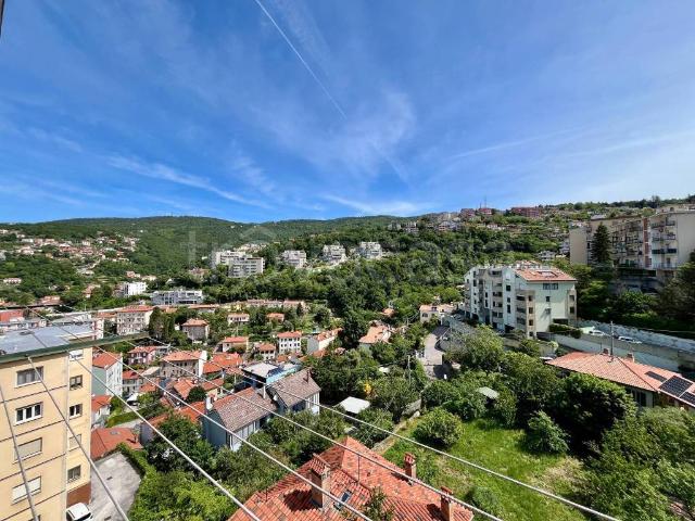 Bilocale in vendita a Trieste via Enrico Elia, 5, Roiano