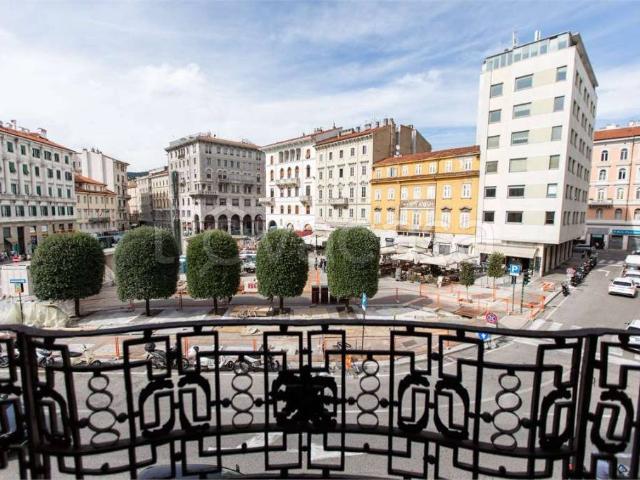 Bilocale in vendita a Trieste piazza goldoni, 1, Largo Barriera Ospedale Maggiore