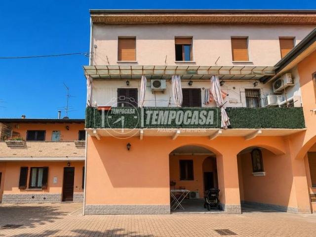 Bilocale in vendita a Varedo via Bagatti Valsecchi