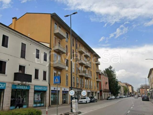 Bilocale in vendita a Vicenza viale Verona, 32, Santa Bertilla Mercato Nuovo