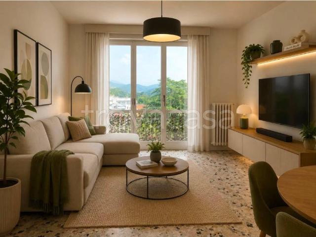 Bilocale in vendita a Villa Guardia via Varesina, 18