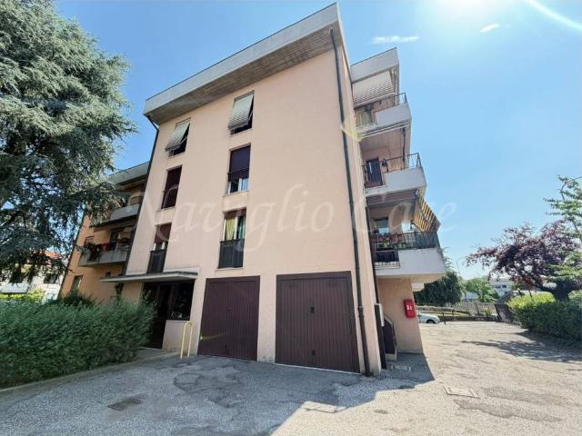 Bilocale in vendita a Vimercate via Cadore, 9