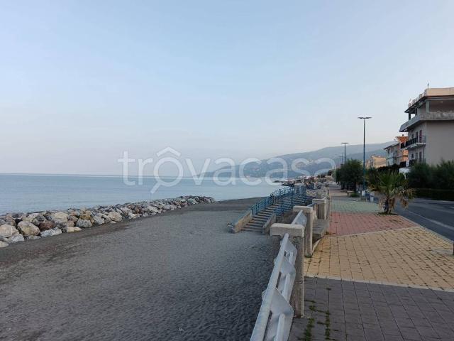 Bilocale in vendita ad Acquappesa via Lungomare, 5