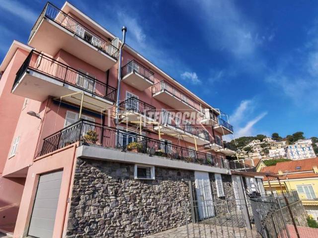 Bilocale in vendita ad Andora via del Poggio, Marina Di Andora