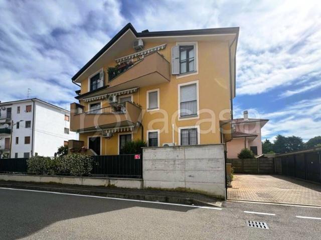 Bilocale in vendita ad Arluno, Rogorotto