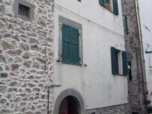 Bilocale in Vendita in v a Bagnone