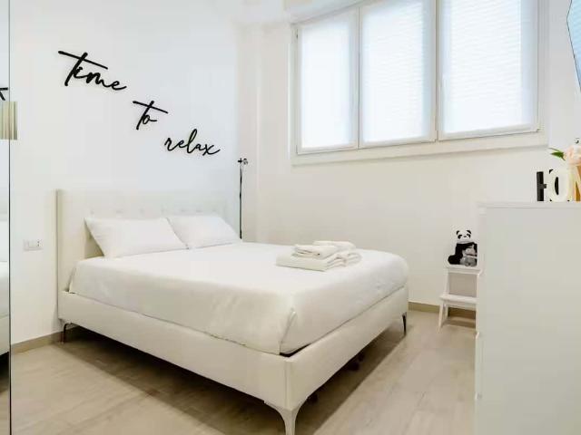 Bilocale in Viale Carlo Troya a Milano