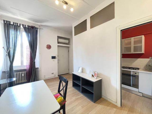 Bilocale in Viale Sarca, Milano