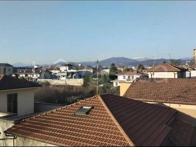 Bilocale in affitto a Brescia via della Concarena, 14, Primo Maggio