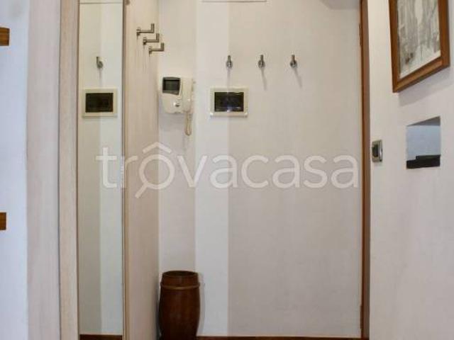 Bilocale in affitto a Genova piazzetta San Carlo, 1, Prè