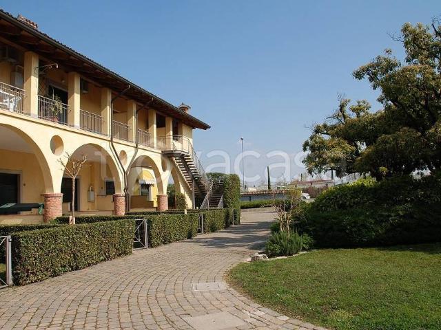 Bilocale in affitto a Desenzano del Garda viale Francesco Agello, 1, Rivoltella