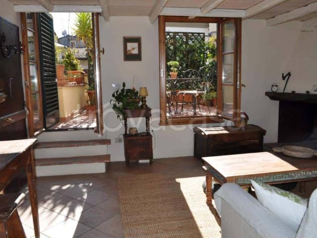 Bilocale in affitto a Firenze via dei Serragli, San Frediano