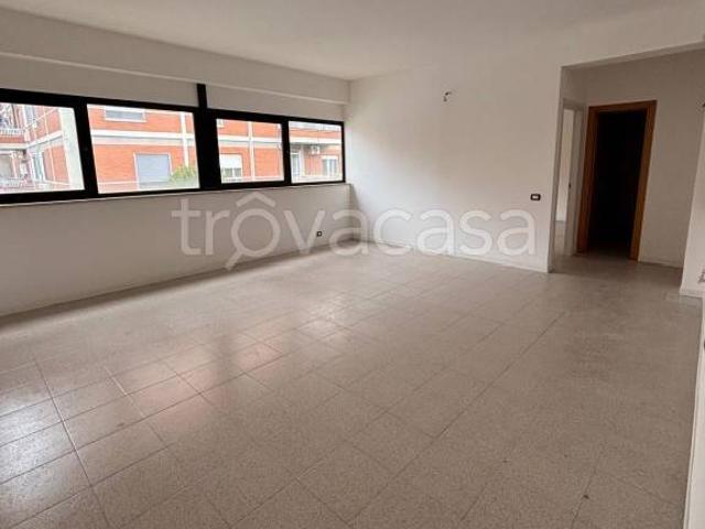 Bilocale in affitto a Latina via Ovidio, 5, Centro