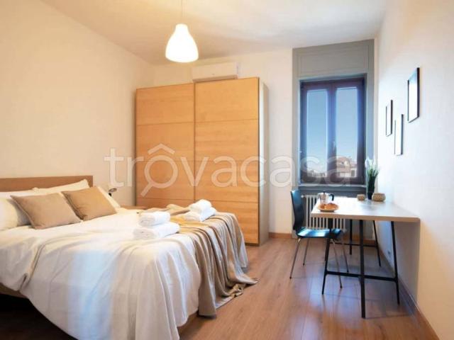 Bilocale in affitto a Milano piazza Sant'Agostino, Corso Genova