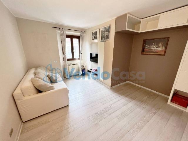 Bilocale in affitto a Milano via Altaguardia, 14, Porta Romana Medaglie d'Oro