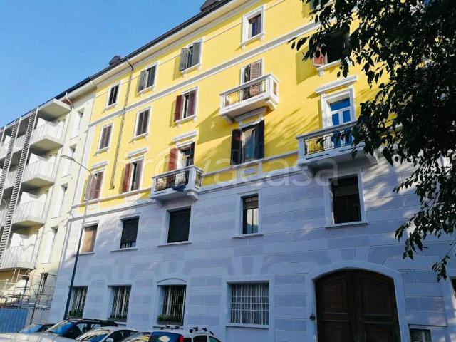 Bilocale in affitto a Milano via Costanzo Cantoni, 8, Farini