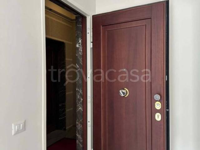 Bilocale in affitto a Milano via Cusani, Cadorna Castello