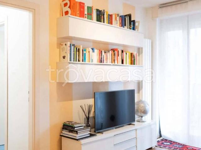 Bilocale in affitto a Milano via Doberdò, Villa San Giovanni
