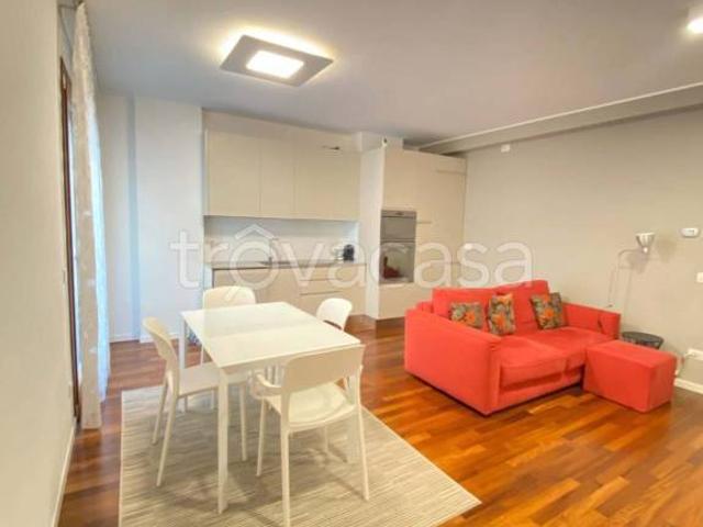 Bilocale in affitto a Milano via Giacinto Gallina, Città Studi