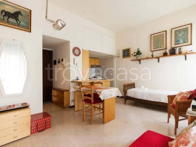 Bilocale in affitto a Milano via Lecco, Buenos Aires