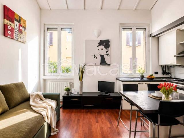 Bilocale in affitto a Milano via Lodovico Muratori, Porta Romana Medaglie d'Oro
