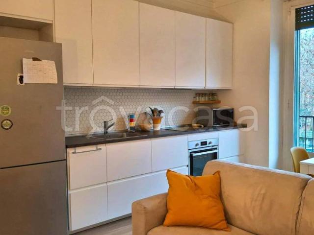 Bilocale in affitto a Milano via Lorenteggio, Tripoli Soderini