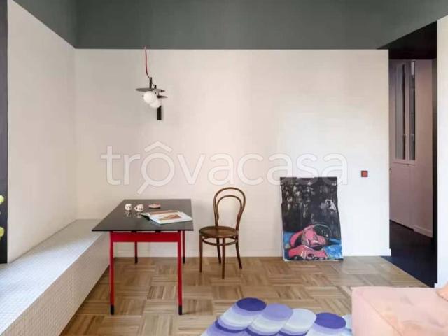 Bilocale in affitto a Milano via Luigi Settembrini, Buenos Aires