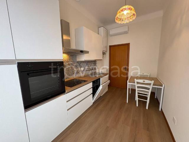 Bilocale in affitto a Milano via Marco Polo, 5, Porta Nuova