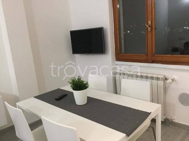 Bilocale in affitto a Milano via Olgettina, Cascina Gobba