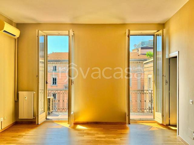 Bilocale in affitto a Milano via Porlezza, 16, Duomo, Vittorio Emanuele