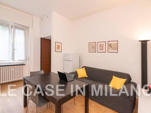 Bilocale in affitto a Milano viale Coni Zugna, 19, Solari