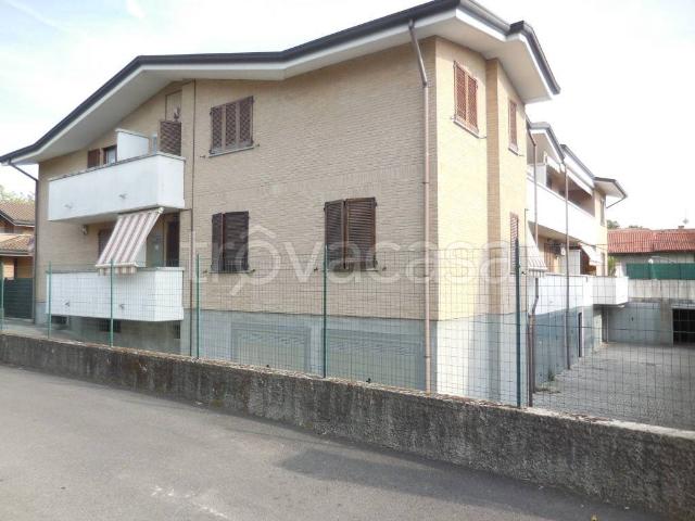 Bilocale in affitto a Misinto via Fiume, 44
