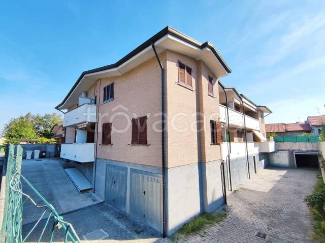 Bilocale in affitto a Misinto via Fiume, 44