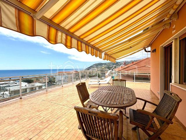 Bilocale in affitto a Sanremo via Privata Marinella, 2, Corso degli Inglesi