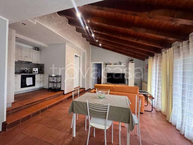Bilocale in affitto a Padenghe sul Garda via Galetti, 15